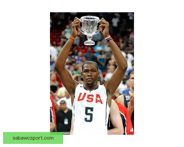 詹姆斯连发动态狂赞布朗尼布莱斯轻松夺得西区冠军 詹姆斯连发动态狂赞布朗尼布莱斯轻松夺得西区冠军